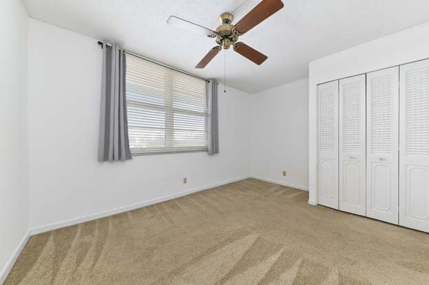 Building Photo - 250 Jacaranda Dr