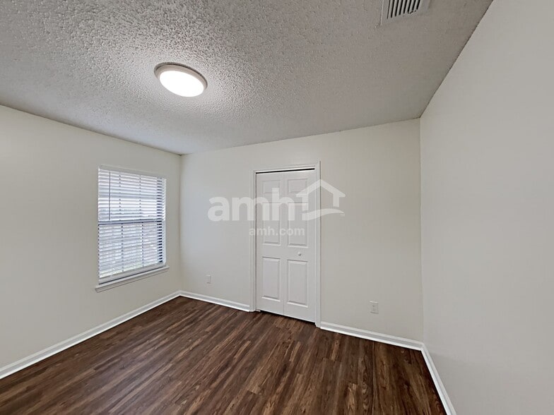 Building Photo - 7590 Fawn Lake Dr N