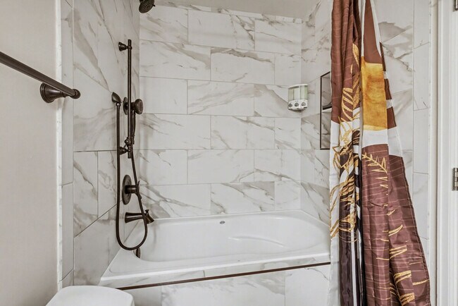 Building Photo - 1555 California St