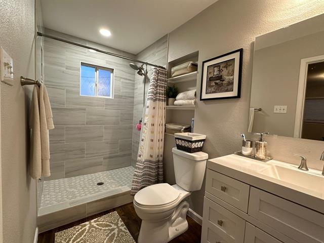 Building Photo - 1803 Redbud Cir
