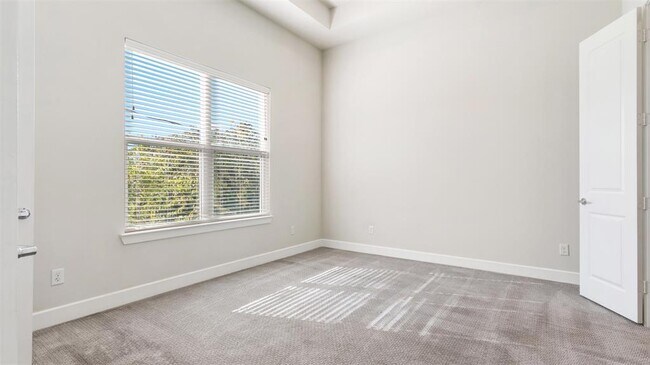 Building Photo - 152 Knightsbridge Park Ln