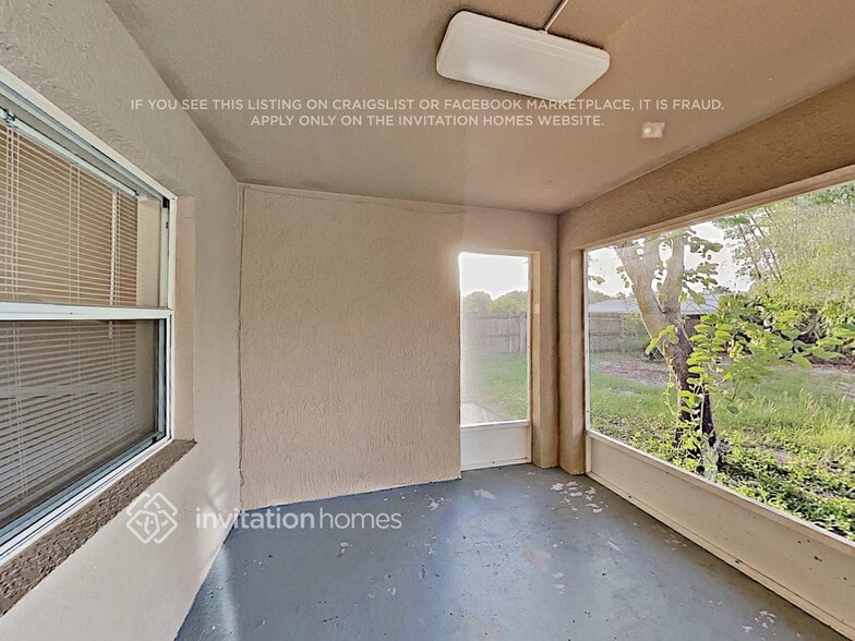 Building Photo - 4800 Miramar St