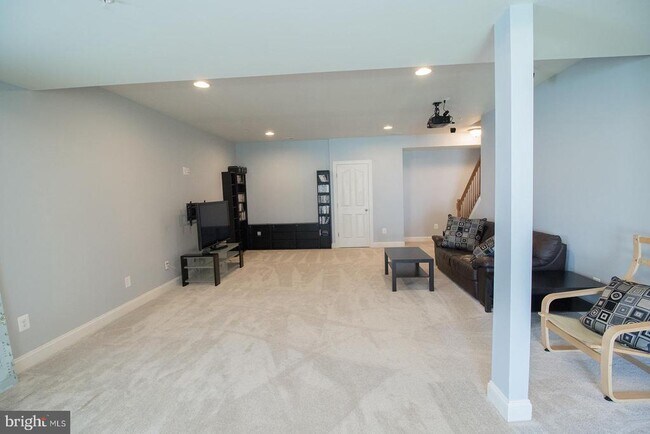 Building Photo - 24676 Broad Creek Dr