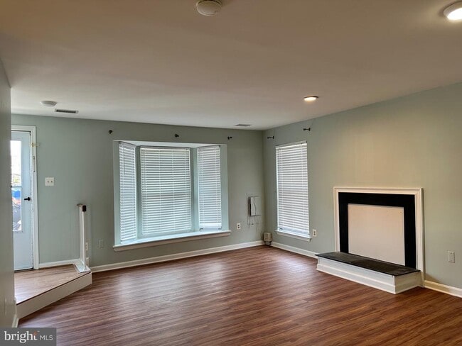 Building Photo - 14781 London Ln