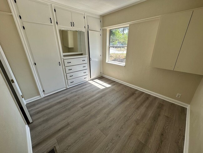 Building Photo - Eustis - 3 Bedroom, 1 Bathroom – $1795