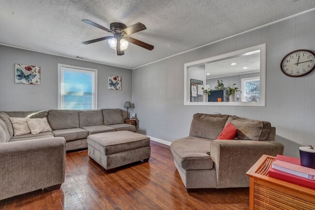 Building Photo - Charming 2BR House in Savannah