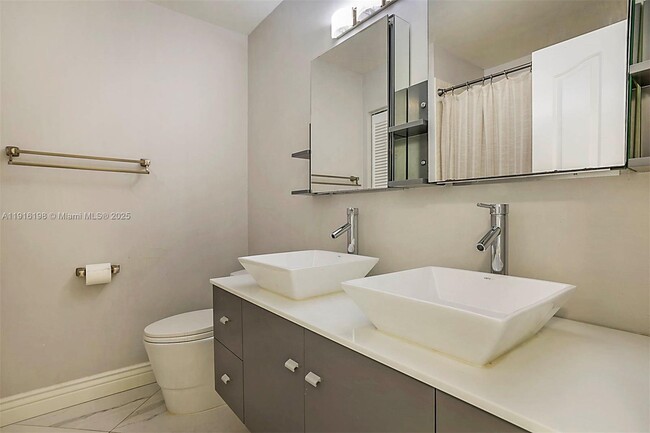 Building Photo - 10133 NW 48th Dr