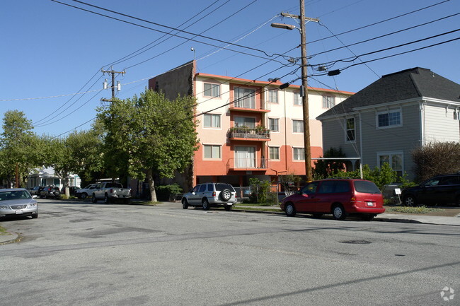 Primary Photo - Benjamin Place