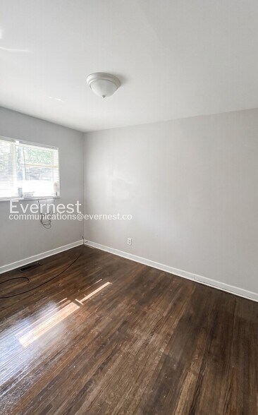 Building Photo - 1232 Oakwood St