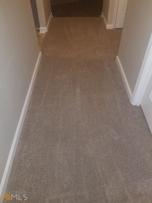 Building Photo - 2110 Country Walk Way SE