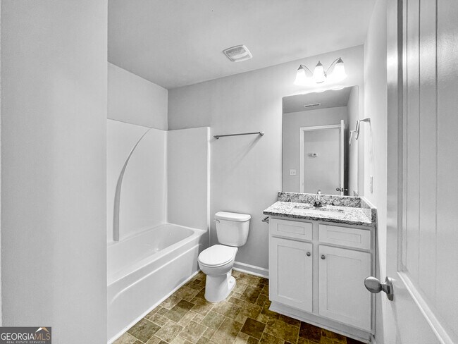 Building Photo - 172 Daisy Cir