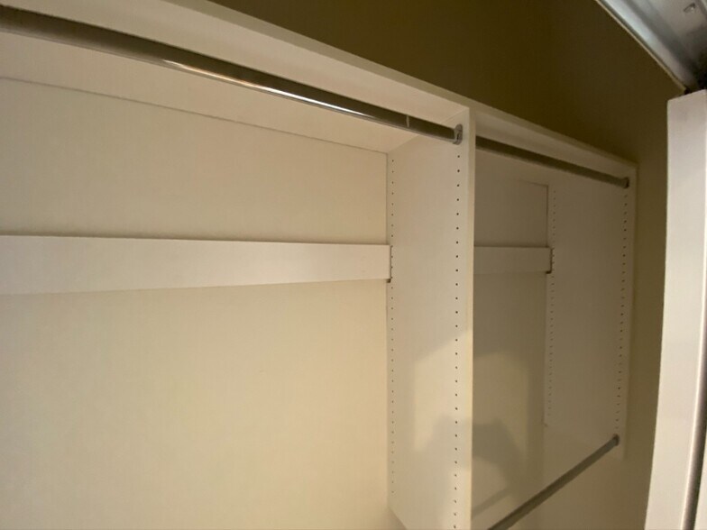 Building Photo - 43 Braelinn Dr