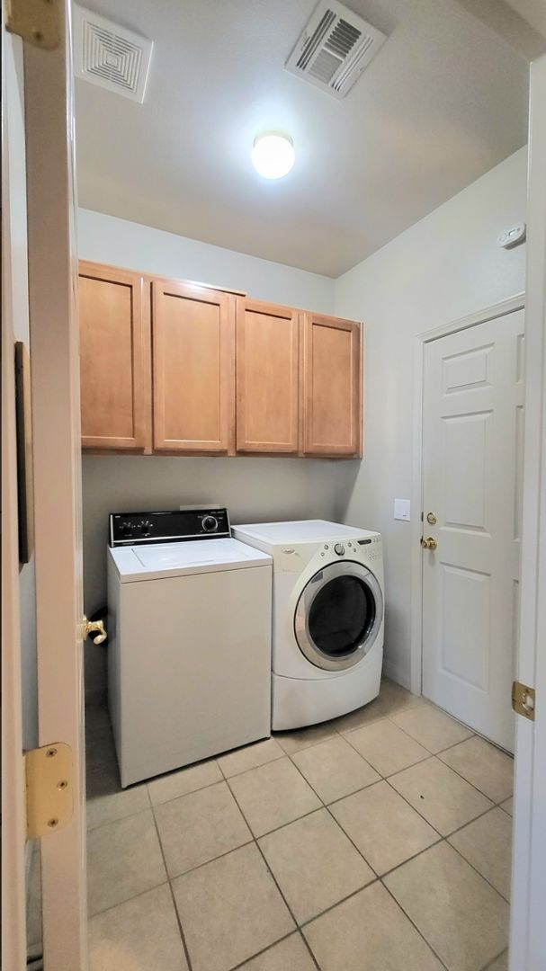 Building Photo - 1101 Bourbon St