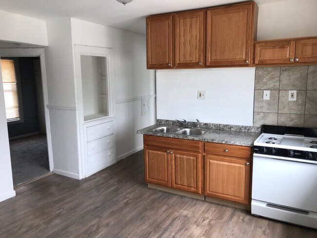 Building Photo - 3853 Garland St