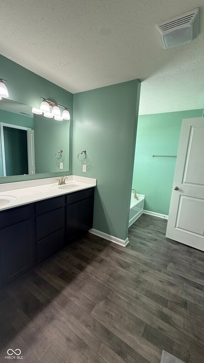 Building Photo - 6923 Bryant Pl