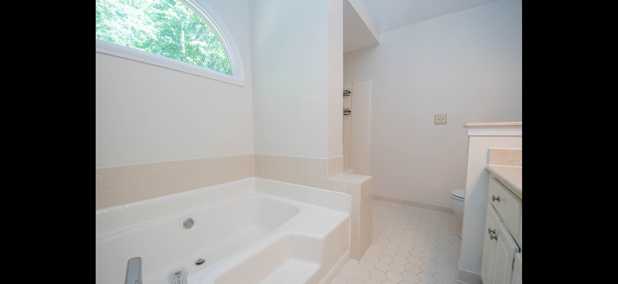 Building Photo - 42 7 Pines Cir