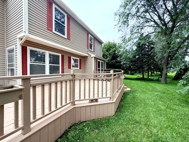 Building Photo - 95 Southfield Dr
