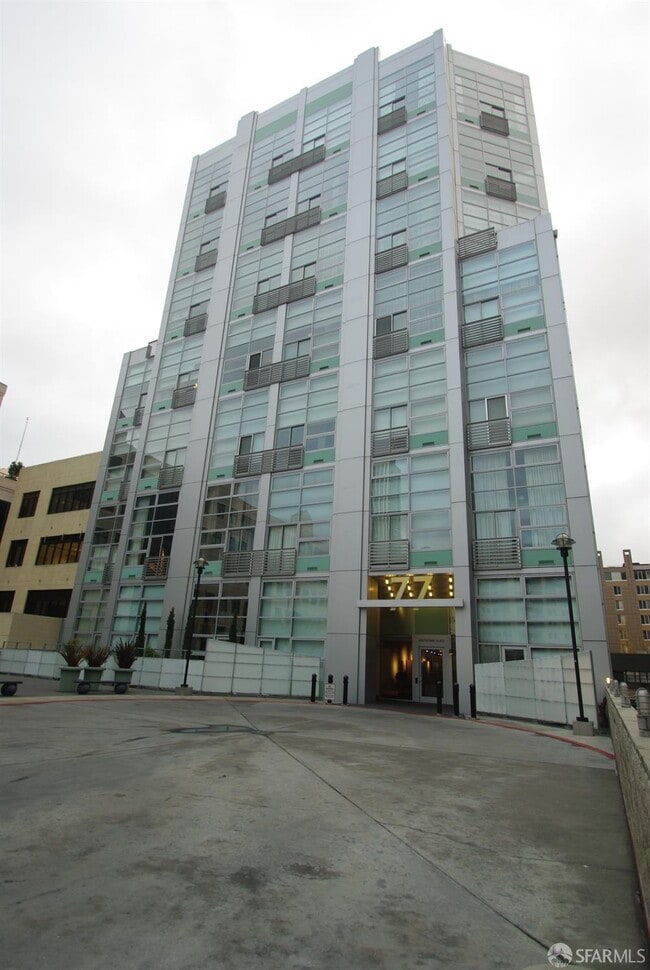 Building Photo - 77 Dow Pl