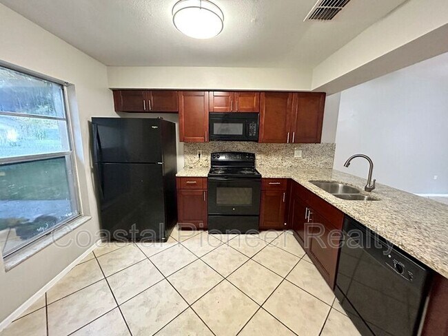 Building Photo - 1042 Axlewood Cir