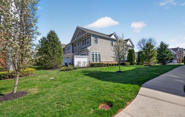Building Photo - 702 Equestrian Way