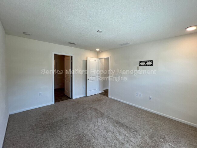 Building Photo - 4080 Roosevelt Way