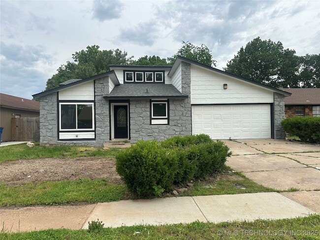 Primary Photo - 3238 S 138th E Ave