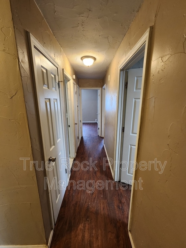 Building Photo - 3415 Colbert St
