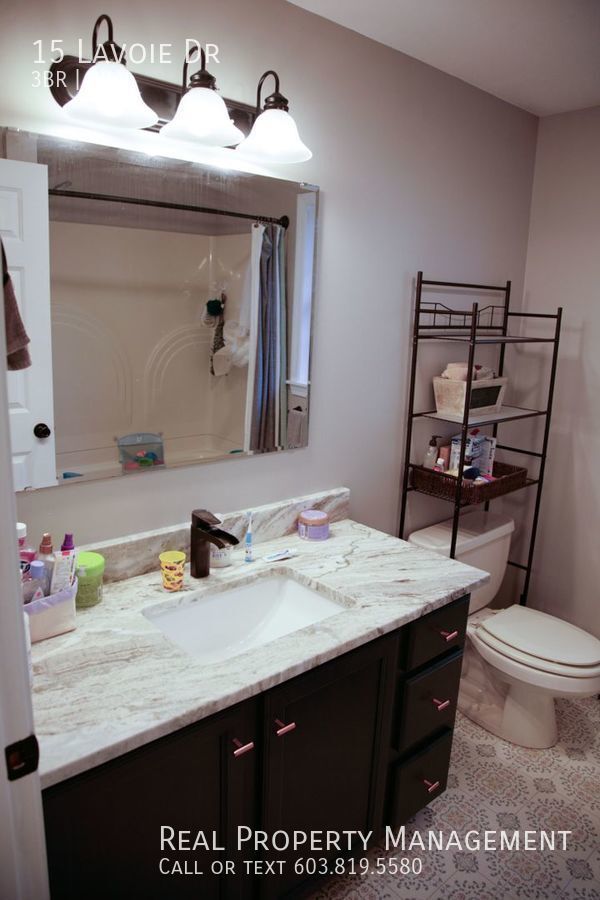 Building Photo - Inviting 3 Bed, 2.5 Bath Home Nestled in N...