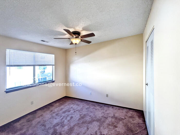 Building Photo - 2617 E Uintah St