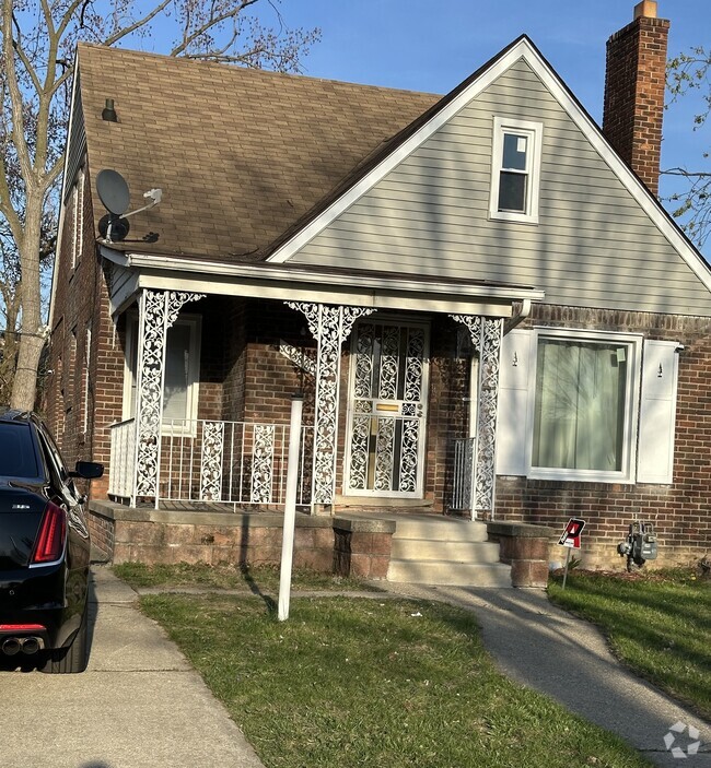 Building Photo - 16800 Oakfield Ave