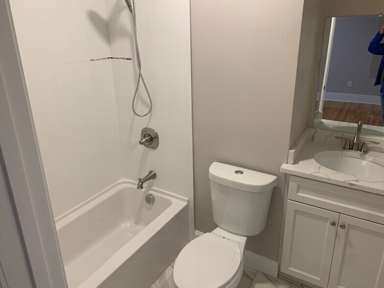 Bathroom - 56 June St