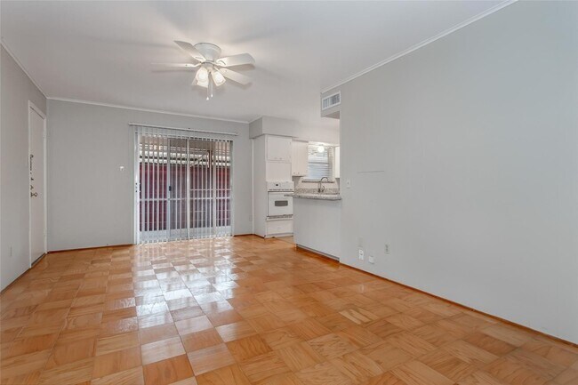 Building Photo - 6007 Sandhurst Ln