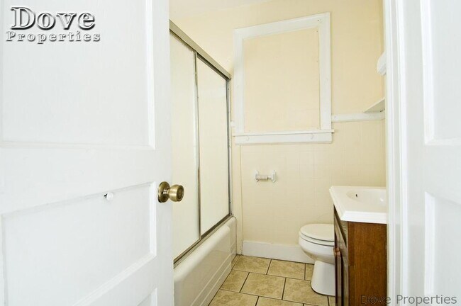 Building Photo - Coming Soon: 2BR, 1BA duplex (Do not apply without speaking with us first.)