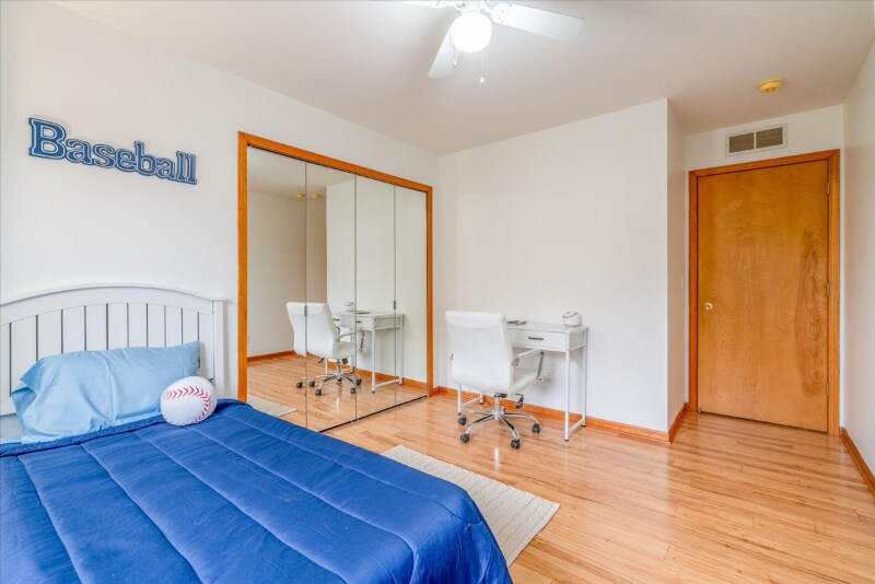 Building Photo - 45969 Tallgrass Ct