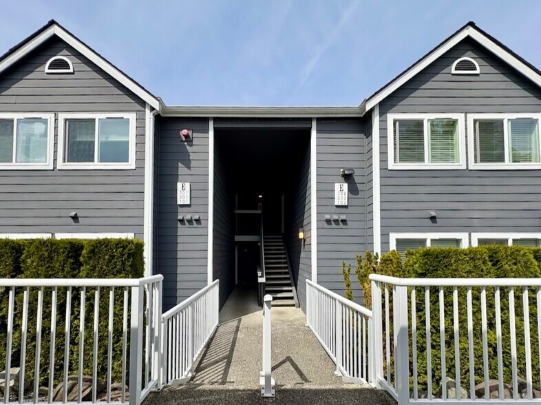Entrance - 12510 109th Ct NE