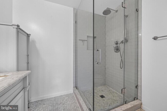 Building Photo - 932 Harrison Cir