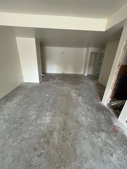 Building Photo - 1800 Sheldon Ave