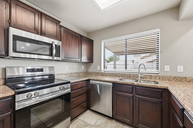 Building Photo - 5531 E Elena Ave