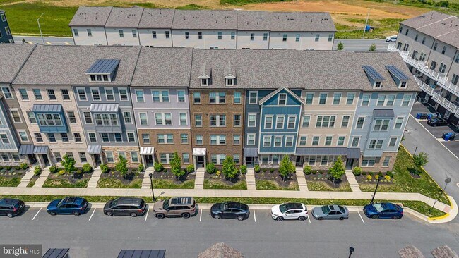 Building Photo - 1126 Madeira Terrace SE