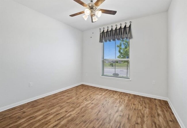 Building Photo - 732 Fortrose Ter