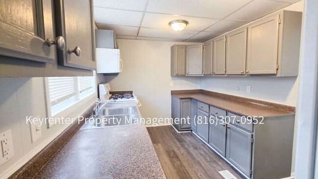 Building Photo - 142 N Bellaire Ave