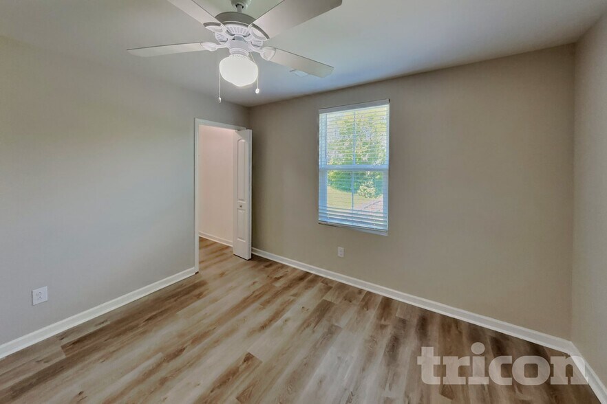 Building Photo - 1845 Belle Arbor Dr