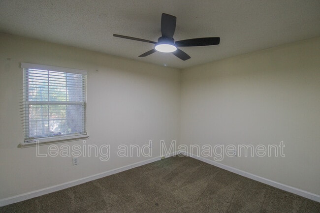 Building Photo - 1522 Theresa Dr