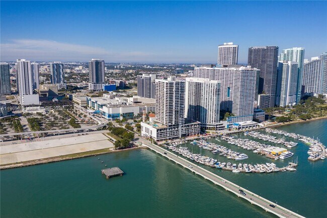 Building Photo - 555 NE 15th St