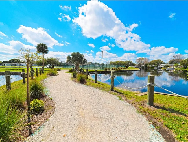 Building Photo - Cozy 1 bedroom in 55+ Resort Style Community