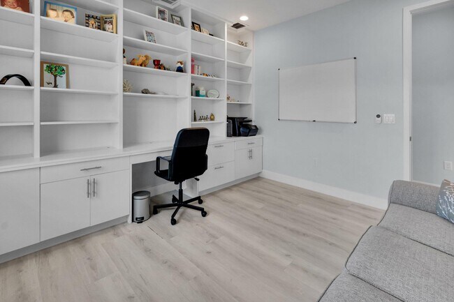 Building Photo - 9712 Celtic Sea Ln