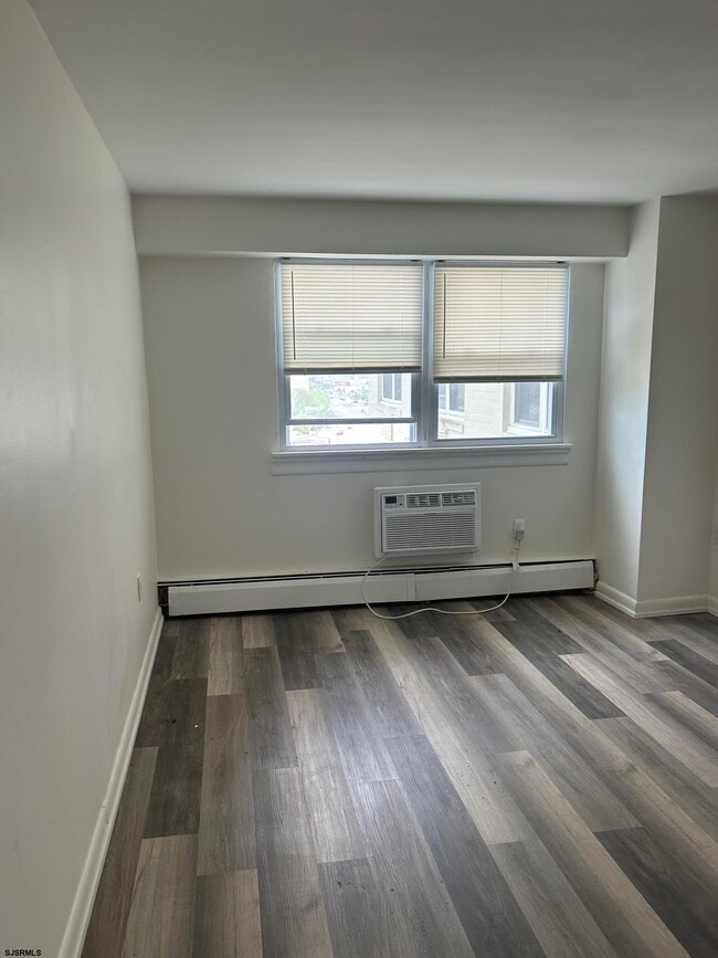 Building Photo - 3817 Ventnor Ave