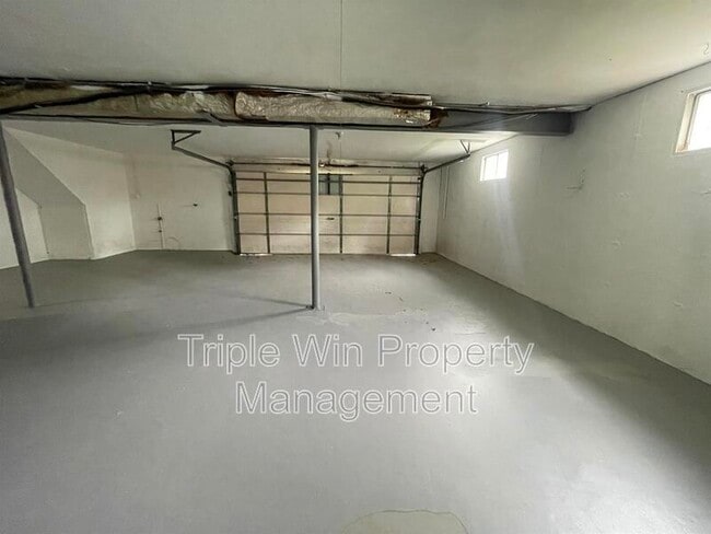Building Photo - 2022 Northaire Ln