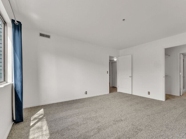 Building Photo - POWDERWOOD 2 BED