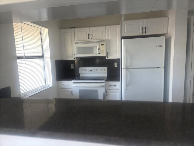 Building Photo - 3252 Foxcroft Rd